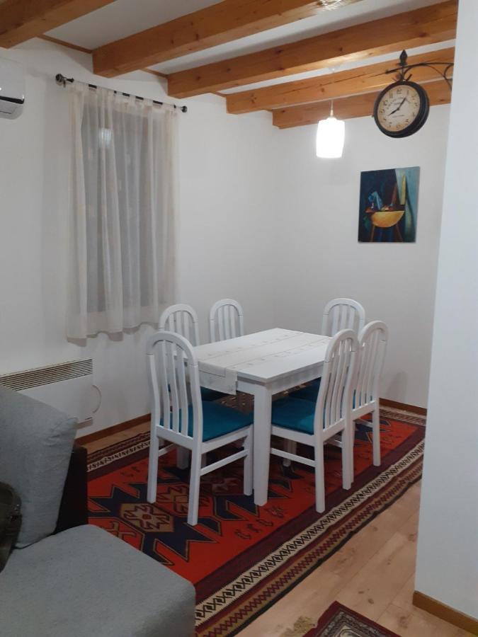 Home Away From Home Ilidža Екстериор снимка