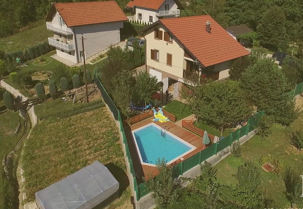 Home Away From Home Ilidža Екстериор снимка