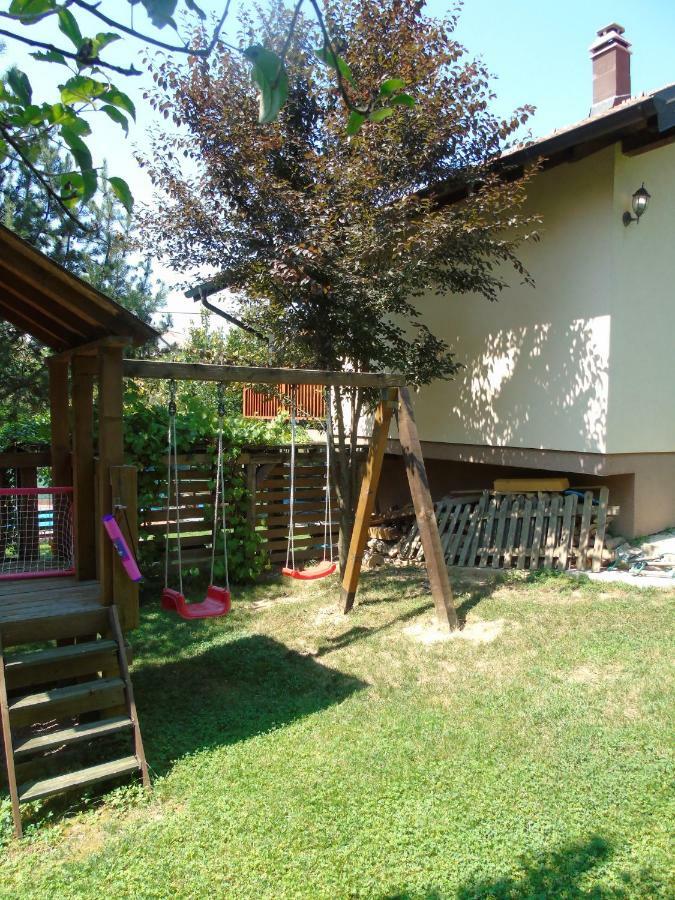 Home Away From Home Ilidža Екстериор снимка
